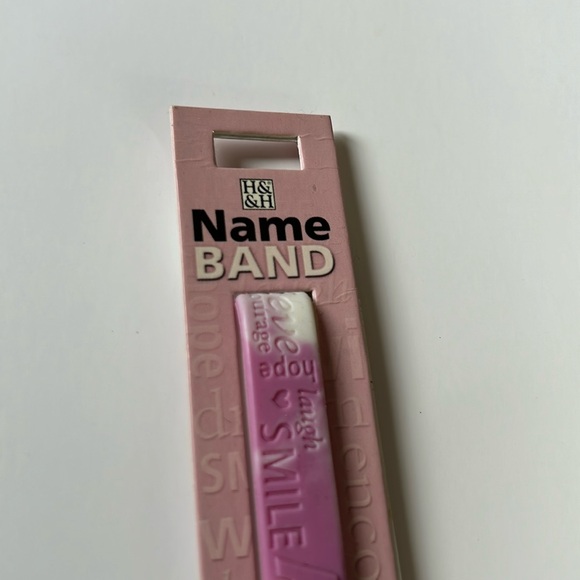 NWT🌟H&&H💫 ABBIE Pink Name Band Rubber Bracelet - Picture 5 of 7